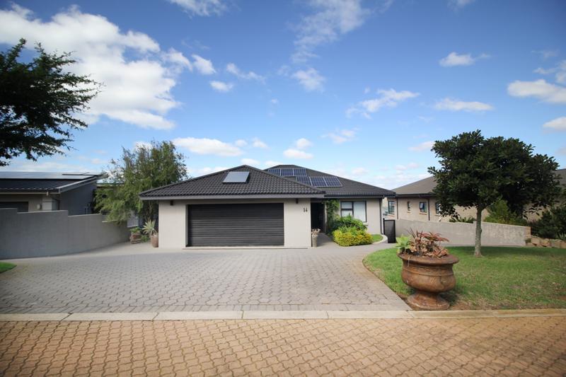 4 Bedroom Property for Sale in Monte Christo Western Cape